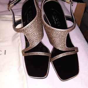 Gucci Sandalo Elegante Fibbia Perline-Sand Size 7B